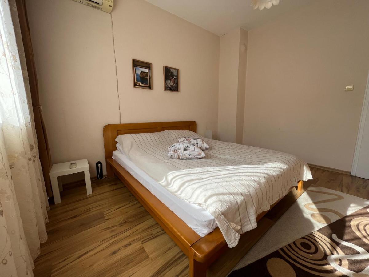 Apartment Acacia Warna Exterior foto